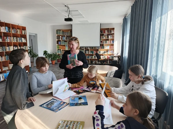 "Мальчики и девочки"